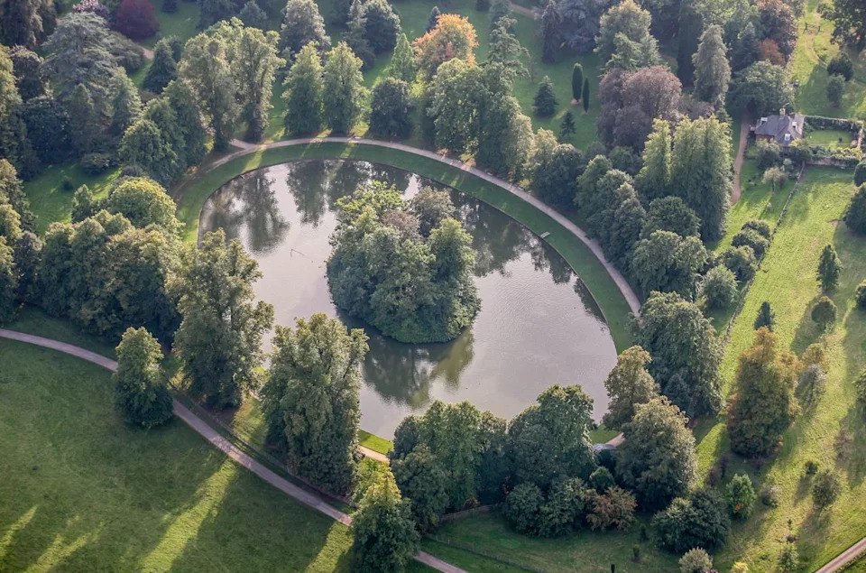 An aerial view of the burial site of Diana, Princess of Wales in 2006.Credit: David Goddard/Getty Images