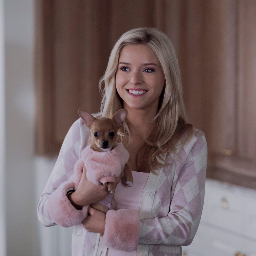elle woods (lexi minetree) in elle. photo credit: jessica brooks/prime video