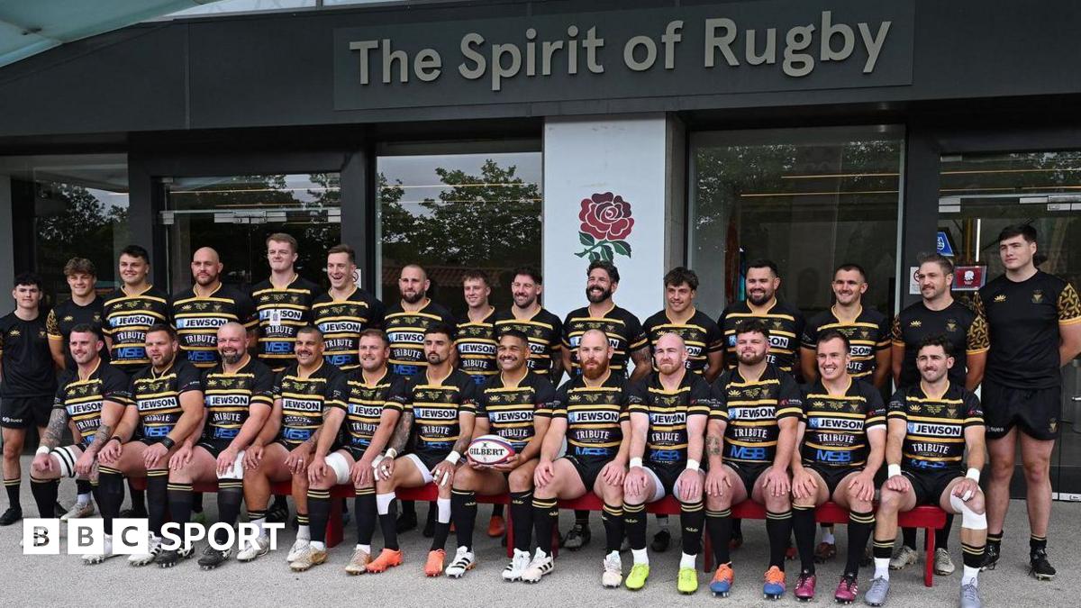Cornwall men pose outside Twickenham