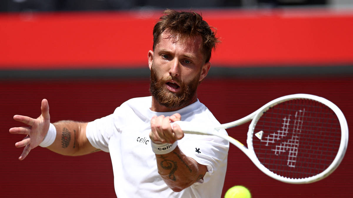 Moutet loses nearly all Queen's prize money after swearing in post match interview