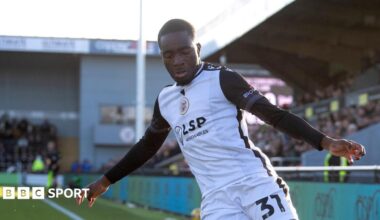Brooklyn Ilunga in action for Bromley