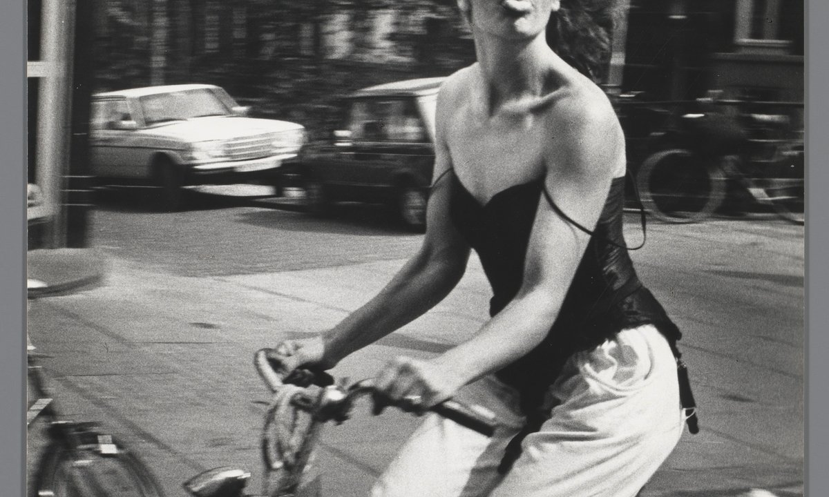 Zooming in on the Dutch street photographer Ed van der Elsken - The Art Newspaper