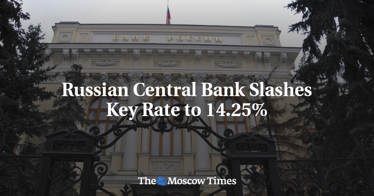 Russian Central Bank Slashes Key Rate to 14.25%