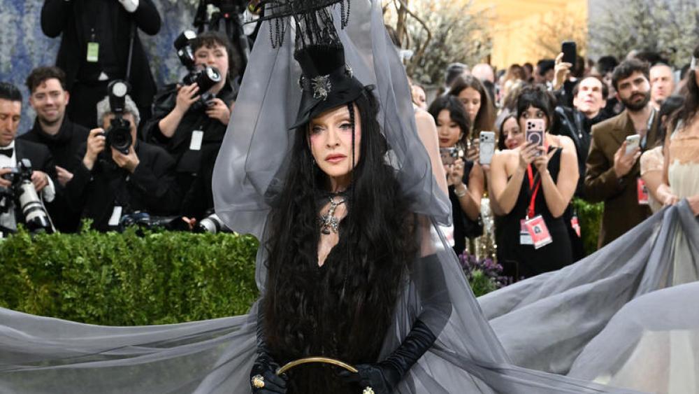 Madonna Slams Cell Phones: 'I Came Here To Be a Doer, Not a Watcher'