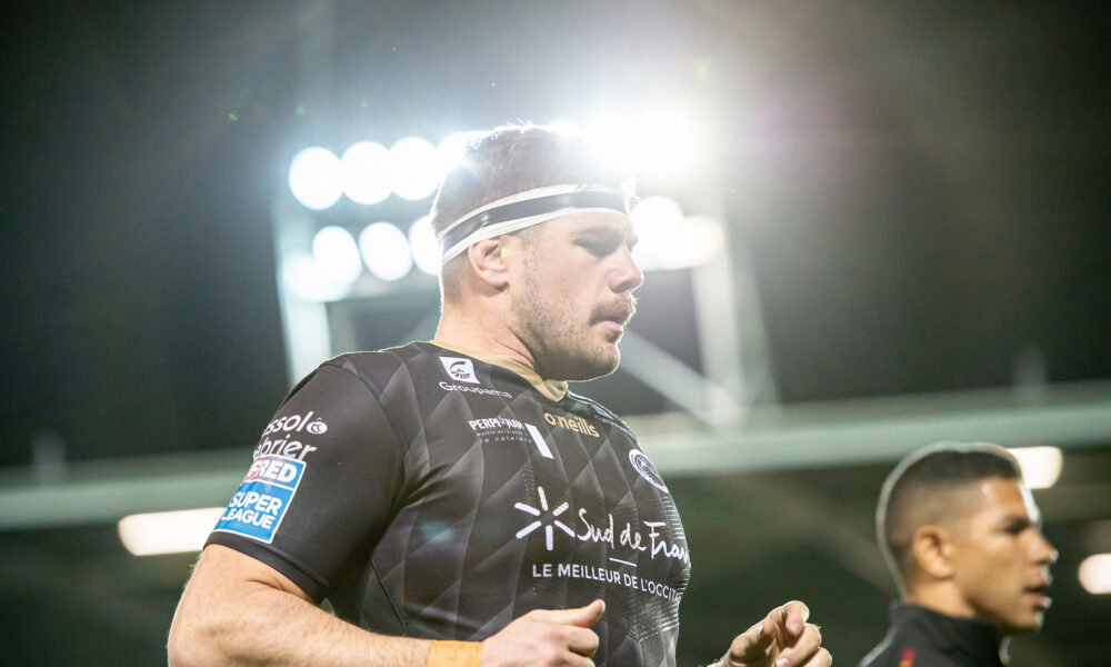Super League club legend leaves with immediate effect to take on new coaching role