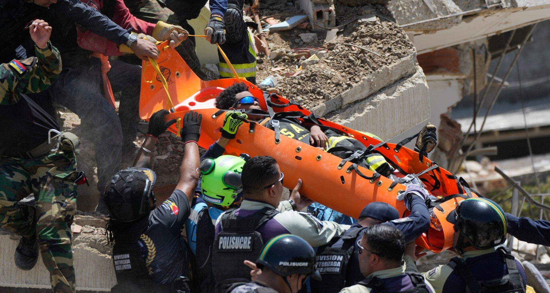 In pictures: Race against time to rescue Venezuela earthquake survivors | Earthquakes News