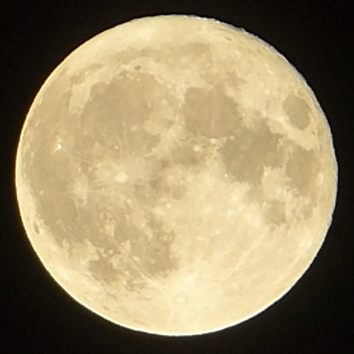 The Blue Moon captured by James M from Kent, UK, 1 June 2026, 00:32 local time. Equipment: Panasonic DMC-TZ60 camera. Exposure: f/6.4, 1/250s, ISO-800