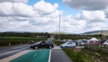 Drivers pulling across new cycleway in Cheltenham