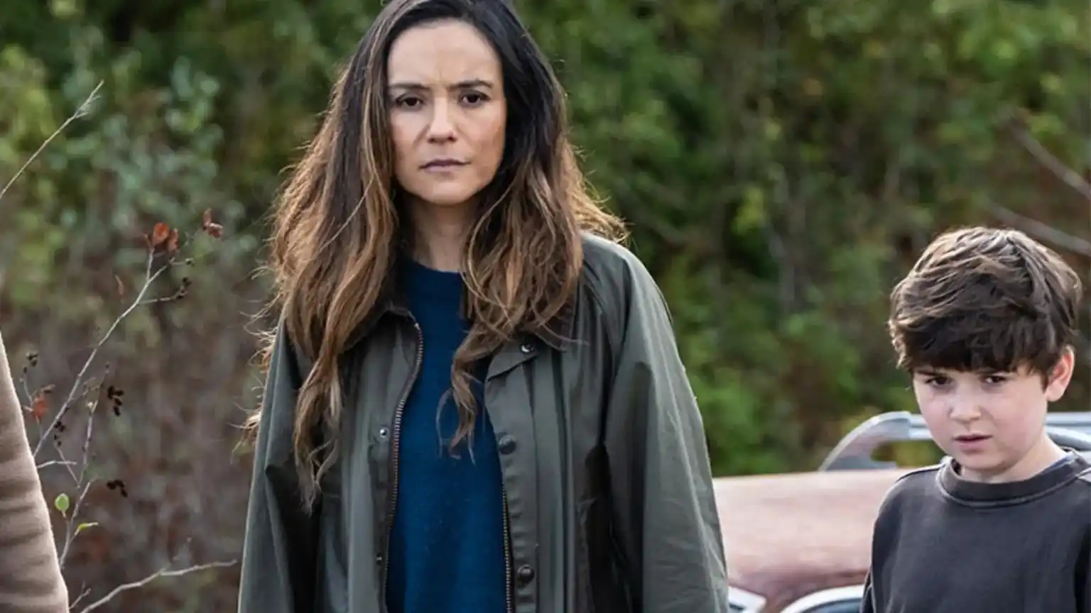 Catalina Sandino Moreno and Simon Webster in From Season 4