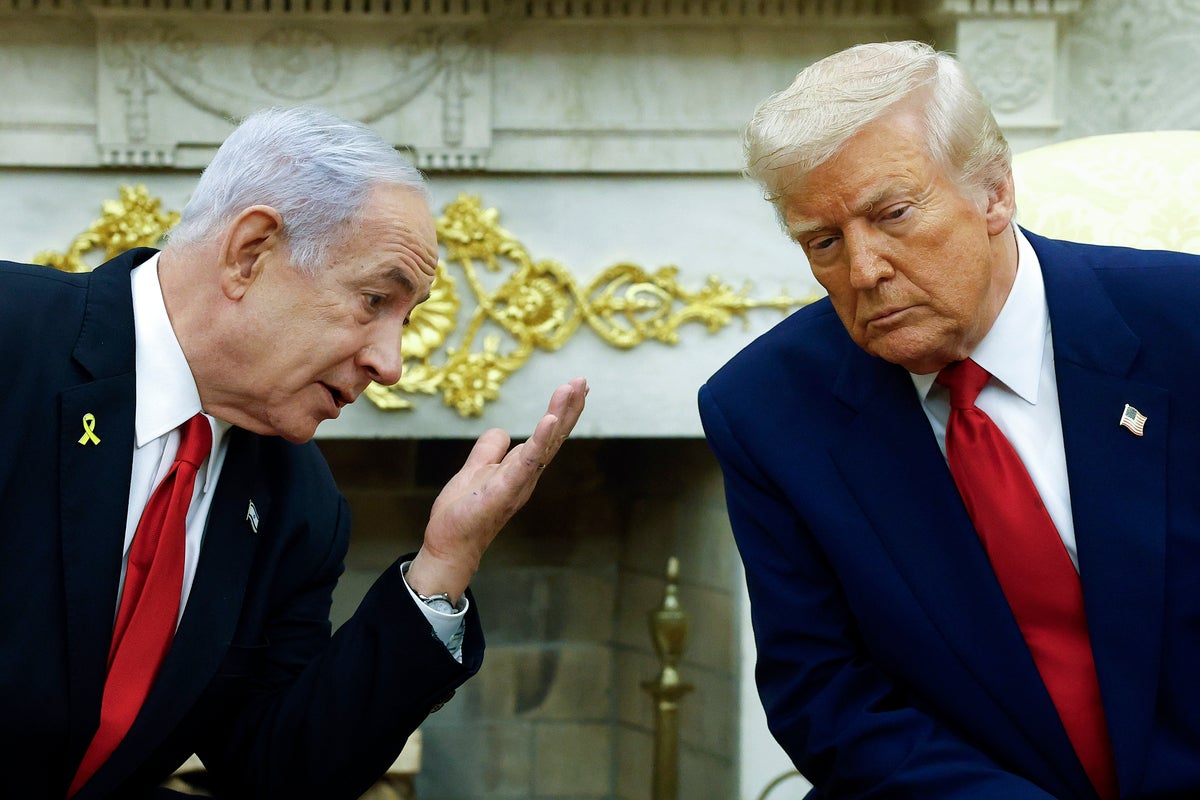 Iran-US war latest: Trump threatens ‘all hell will rain down’ if Tehran gets nukes and gives Netanyahu new warning