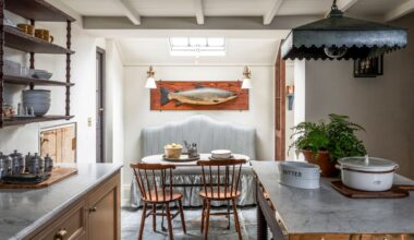 A little cottage on the Cornish coast imbued with a sense of history and personality