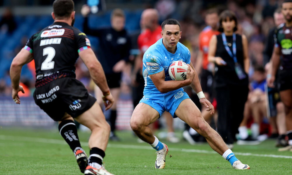 Former St Helens winger suffers season-ending injury as star forced to wait to break 60-year club record