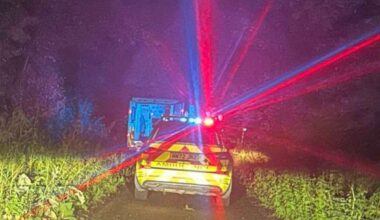 Teenage girl dies and two others seriously injured after Seat Ibiza Xcellence crashes off Headcorn Road between Headcorn and Staplehurst