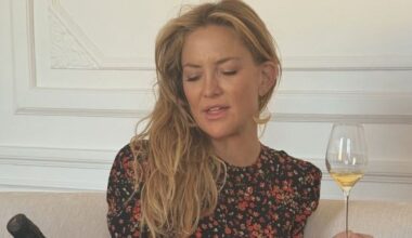 Kate Hudson's Plunging Dress Hangs by 2 Strings on 'Hello & Paris' Set