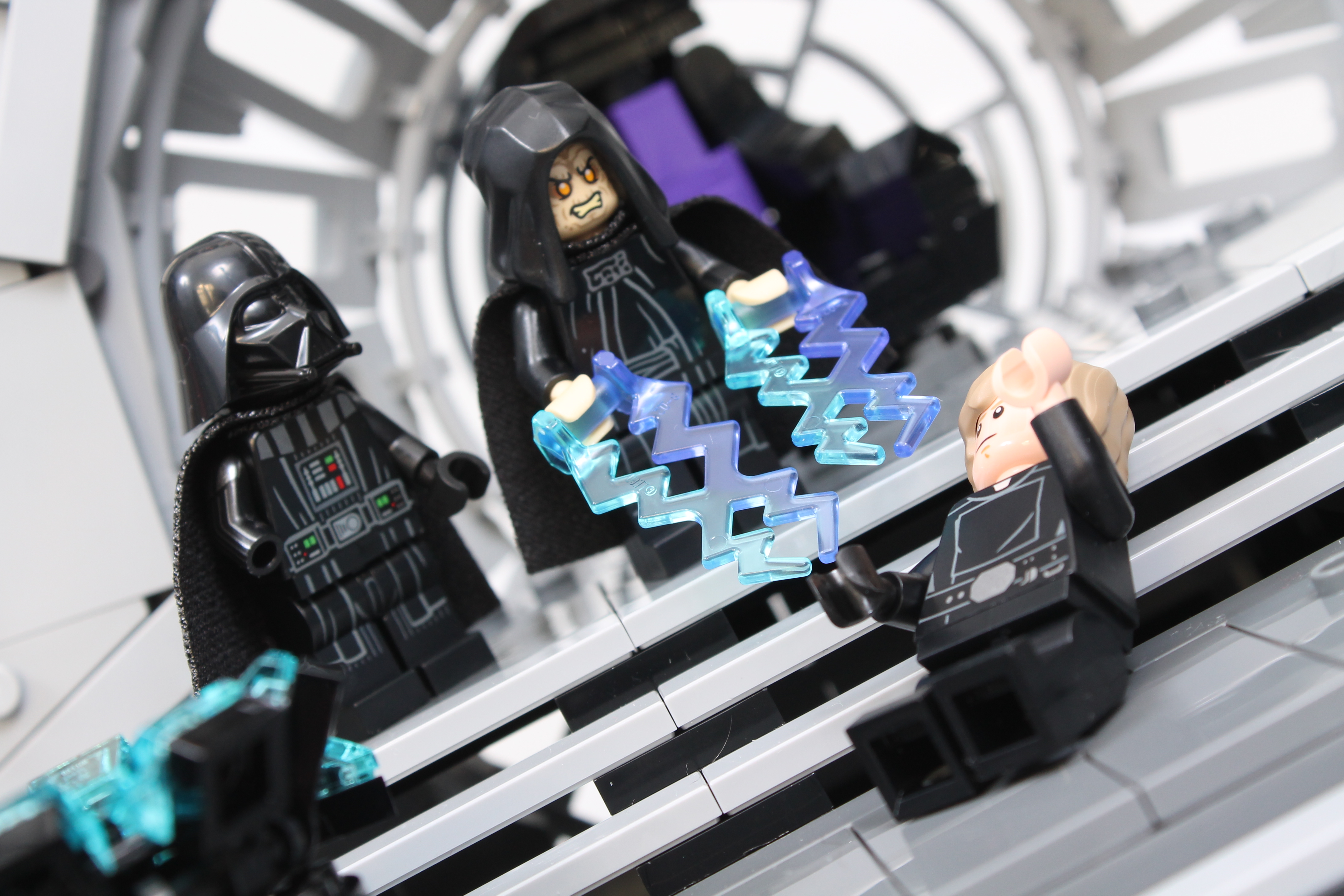 LEGO Star Wars 75352 Emperor's Throne Room Diorama review-24