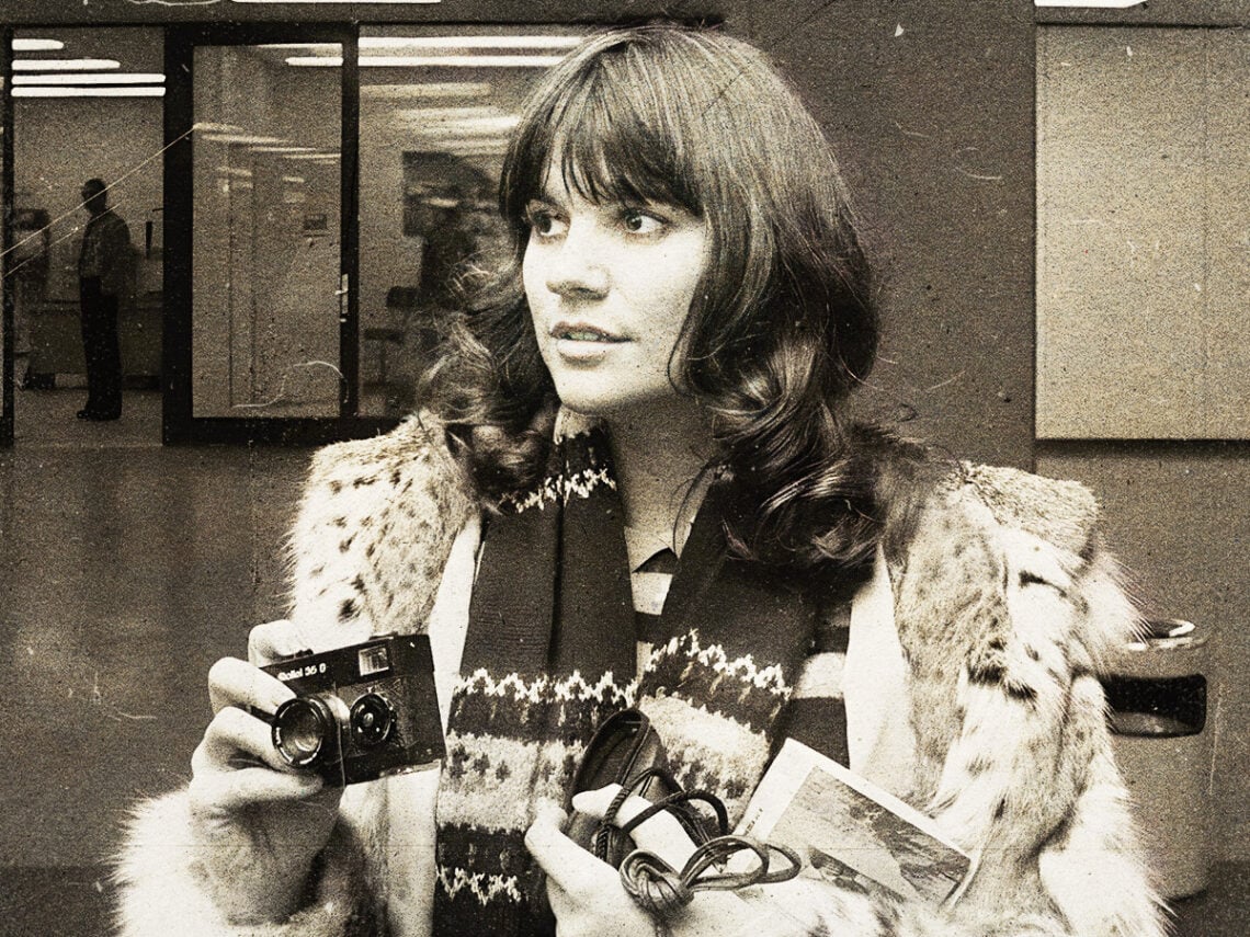 Linda Ronstadt at Schiphol (airport) in North Holland - 1976