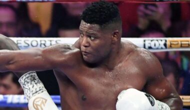 Luis Ortiz punches novice opponent through the ropes in bizarre ring return
