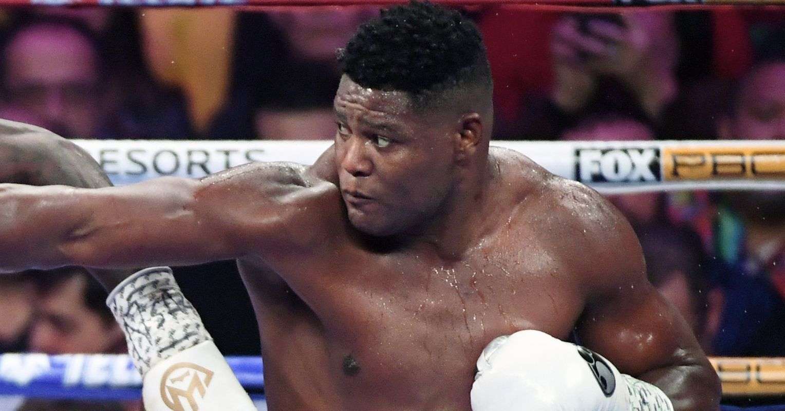 Luis Ortiz punches novice opponent through the ropes in bizarre ring return