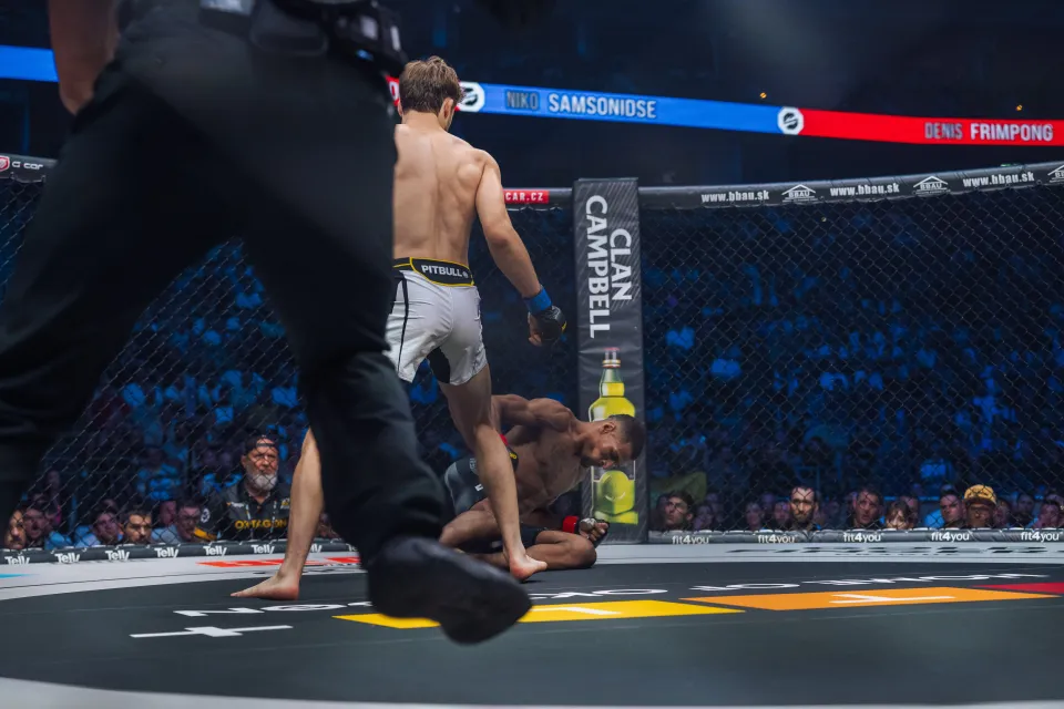 Denis Frimpong is knocked out at Oktagon 90 in Berlin