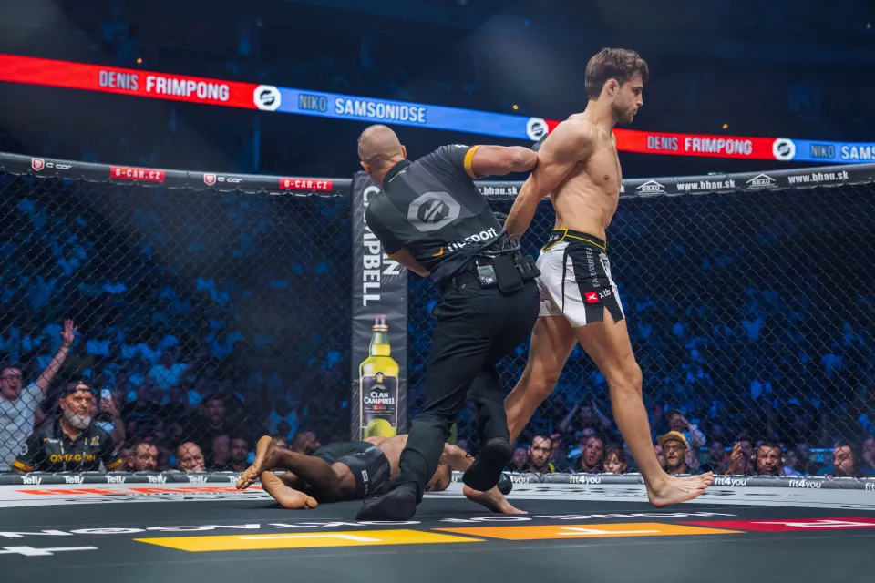 Denis Frimpong is knocked out at Oktagon 90 in Berlin