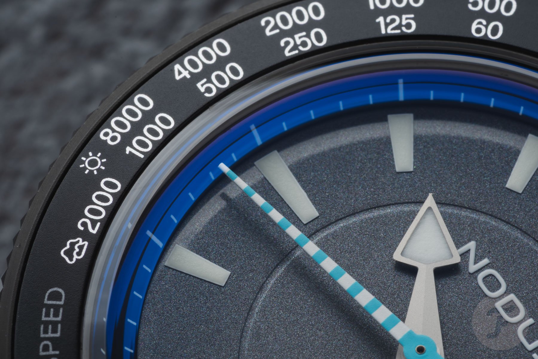 Nodus Obscura II bezel detail