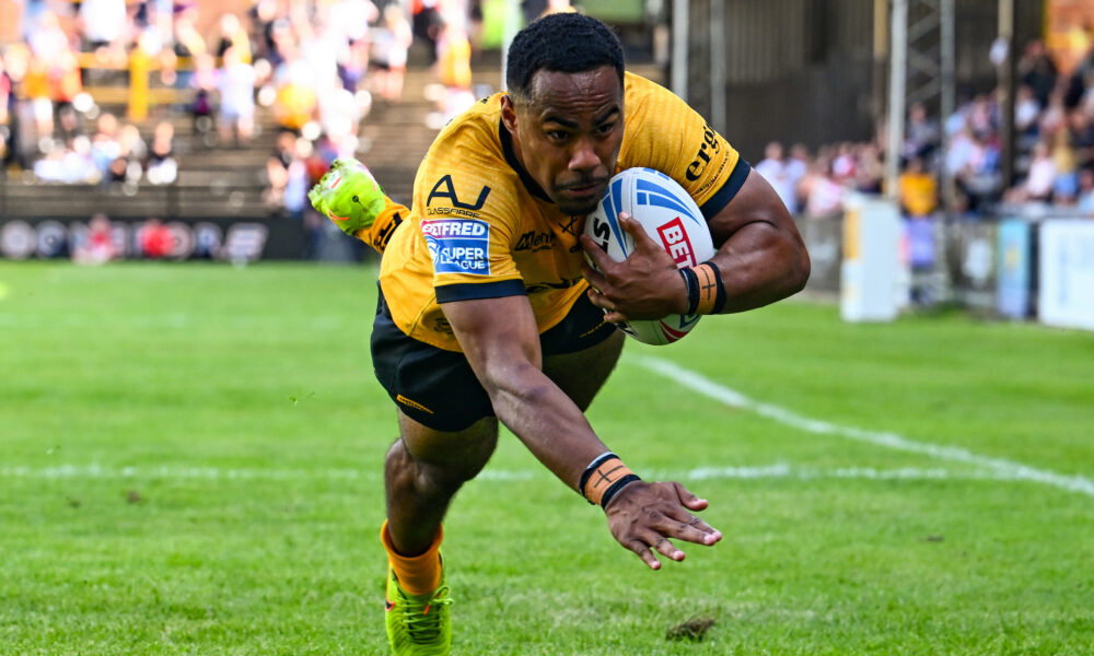 Castleford Tigers boss addresses Jason Qareqare rumours as fellow off-contract star discussed