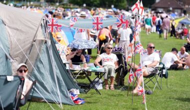 Thousands join Wimbledon queue ahead of first day's play at SW19 - live - London Evening Standard