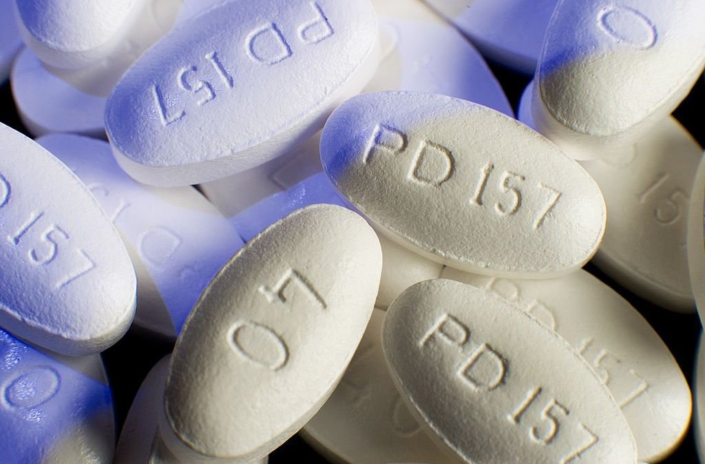 Lipitor(atorvastain calcium) tablets made by Pfizer and distributed by Parke-Davis are seen November 30, 2011 in Washington, DC. Pfizer's patent on the best-selling drug of all-time, the cholesterol-lowering medication Lipitor, expired on November 30, 2011, opening the path to generic competitors for America's most popular medication. Lipitor came on the market in 1997, and has raked in some $100 billion for Pfizer even in a crowded market that includes various other cholesterol-lowering statins, many of which have already gone generic. In the United States, anti-cholesterol drugs account for 255 million prescriptions a year, and about nine million people are taking Lipitor. AFP Photo/Paul J. Richards (Photo credit should read PAUL J. RICHARDS/AFP via Getty Images)