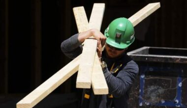 Canada adds 88K jobs, unemployment rate falls to 6.6%: StatCan - National