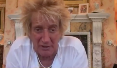 Rod Stewart addresses health concerns after stopping show to use oxygen tank - The Independent