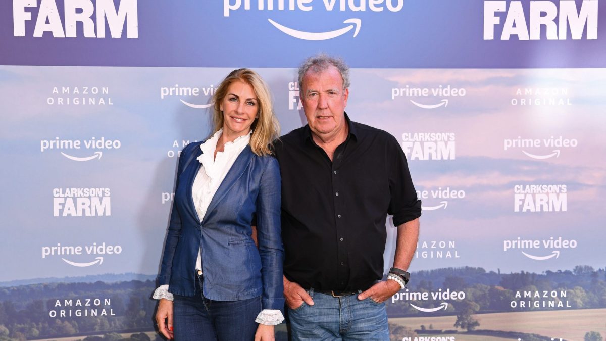 LONDON, ENGLAND - JUNE 09: Lisa Hogan and Jeremy Clarkson during the "Clarkson's Farm" photocall at St. Pancras Renaissance London Hotel on June 09, 2021 in London, England. (Photo by Jeff Spicer/Getty Images)