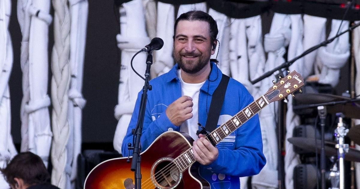 Chart-topping artist begs fans to 'stop stealing' road sign featured in hit song