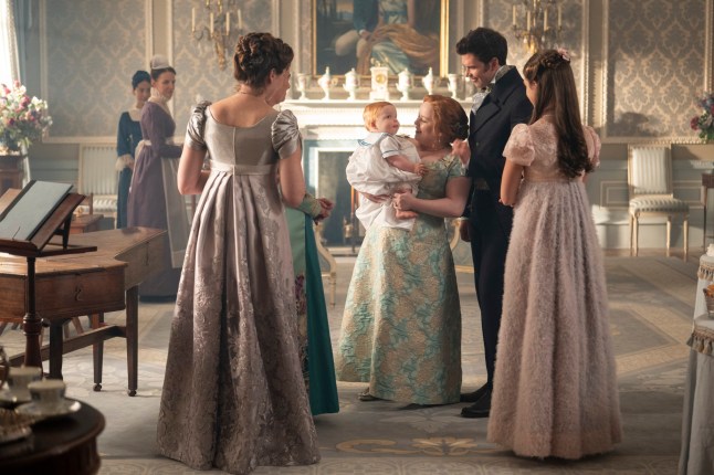 Bridgerton. (L to R) Sophie Lamont as Celia, Ruth Gemmell as Lady Violet Bridgerton, Polly Walker as Lady Featherington, Nicola Coughlan as Penelope Featherington, Luke Thompson as Benedict Bridgerton, Florence Hunt as Hyacinth Bridgerton in episode 401 of Bridgerton. Cr. Liam Daniel/Netflix ?? 2025
