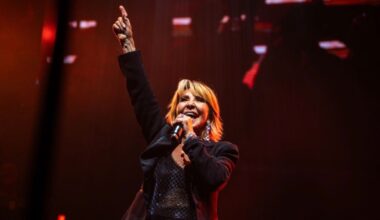 Lulu's remarkable London show saw two sworn enemies reunite