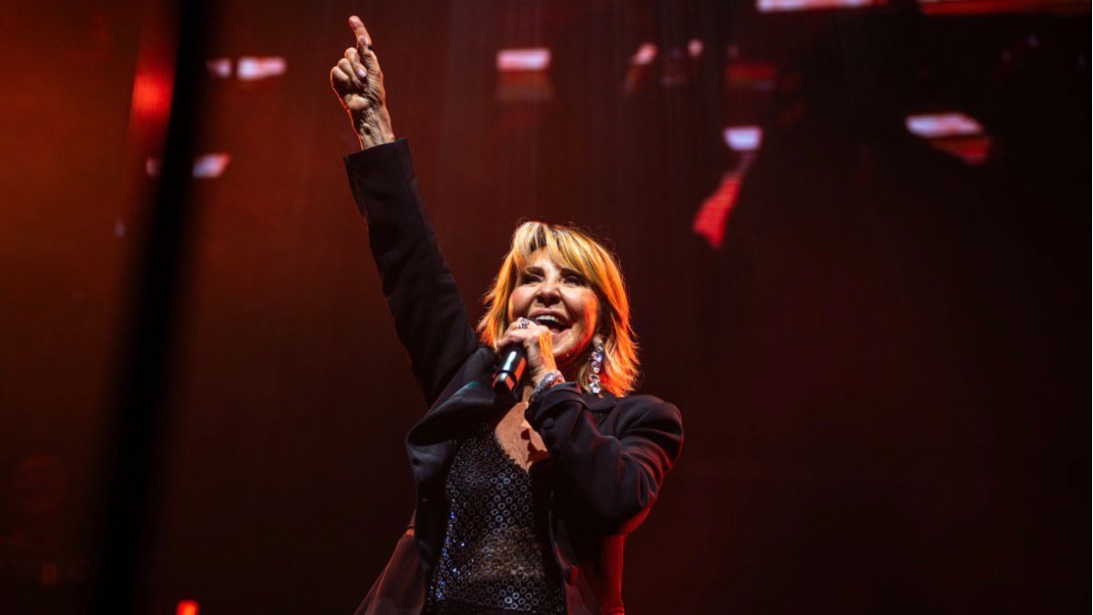 Lulu's remarkable London show saw two sworn enemies reunite