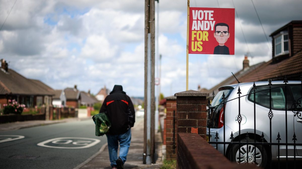 ? Joel Goodman - 07973 332324 - all rights reserved . 09/06/2026. Makerfield, UK. Vote Andy For Us banner on Broxton Avenue in Orrell. The sitting MP in Makerfield, Josh Simmons, has announced he is stepping down, forcing a by-election and clearing a potential path for current Greater Manchester Metro Mayor Andy Burnham to return to Parliament. Photo credit: Joel Goodman
