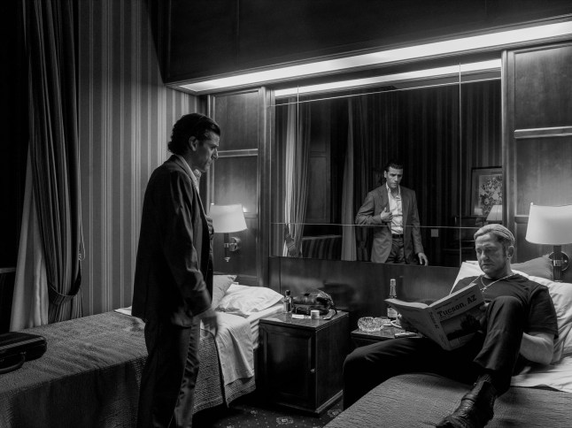 In the Hand of Dante. (L-R) Oscar Isaac as Nick and Gerard Butler as Louie in In the Hand of Dante. Cr. Alex Majoli/ITHOD Productions Ltd. ?? 2026.