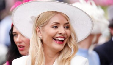 Holly Willoughby flashes cheeky phone message at Royal Ascot