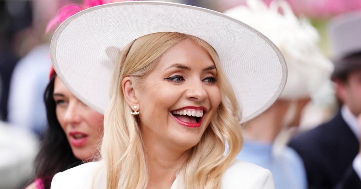 Holly Willoughby flashes cheeky phone message at Royal Ascot