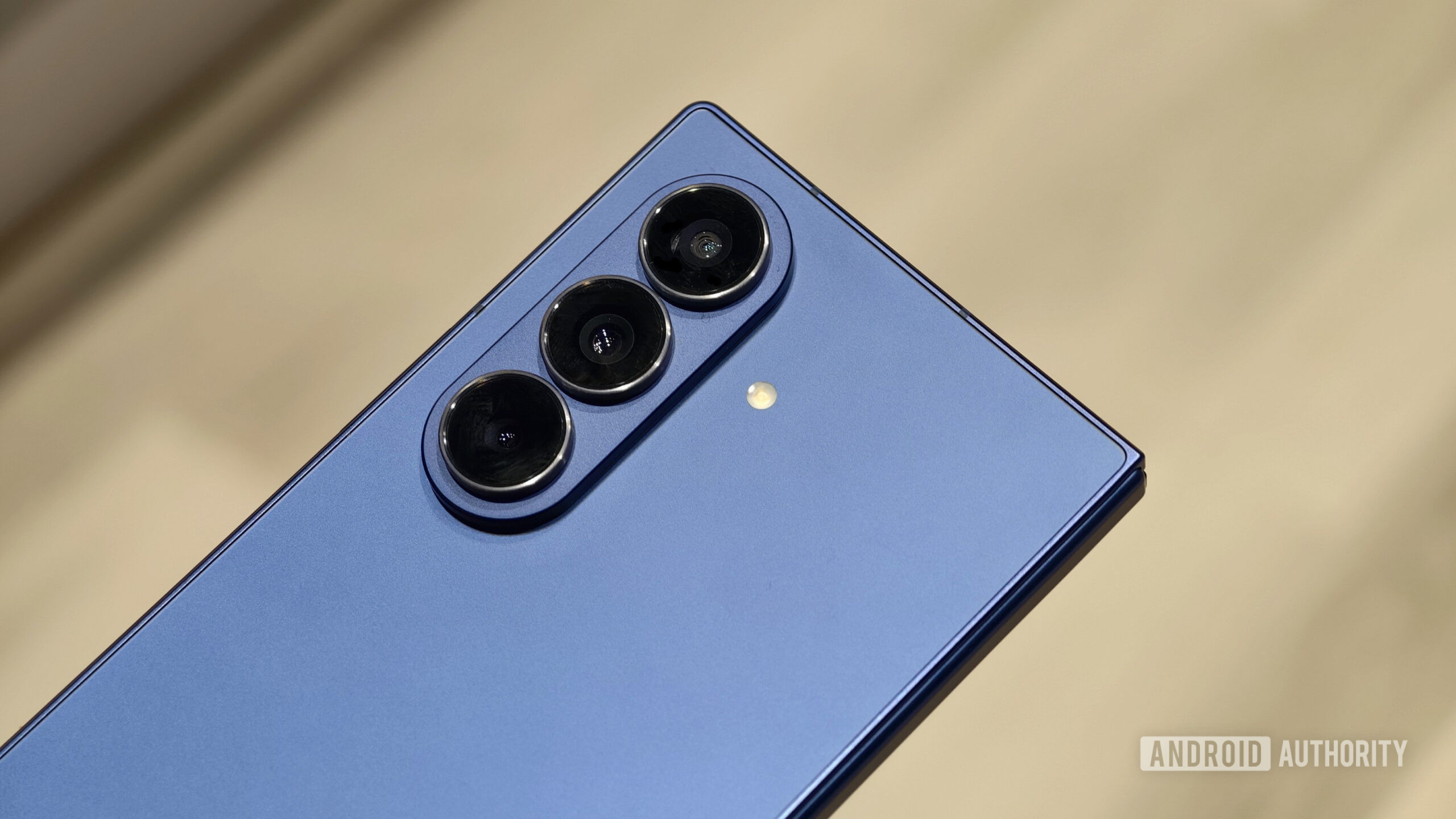Samsung Galaxy Z Fold 7 showing cameras Samsung Galaxy Z Fold 7 showing cameras