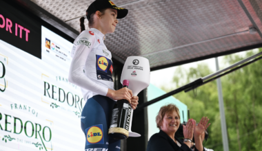 White and red jerseys after a GC shake-up at the Giro d’Italia Women