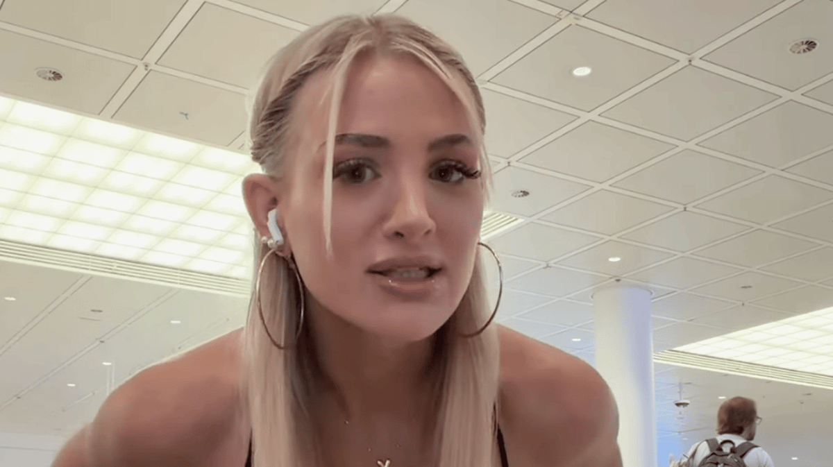 Woman refused boarding on plane during heatwave as staff accuse her of being 'naked' over outfit