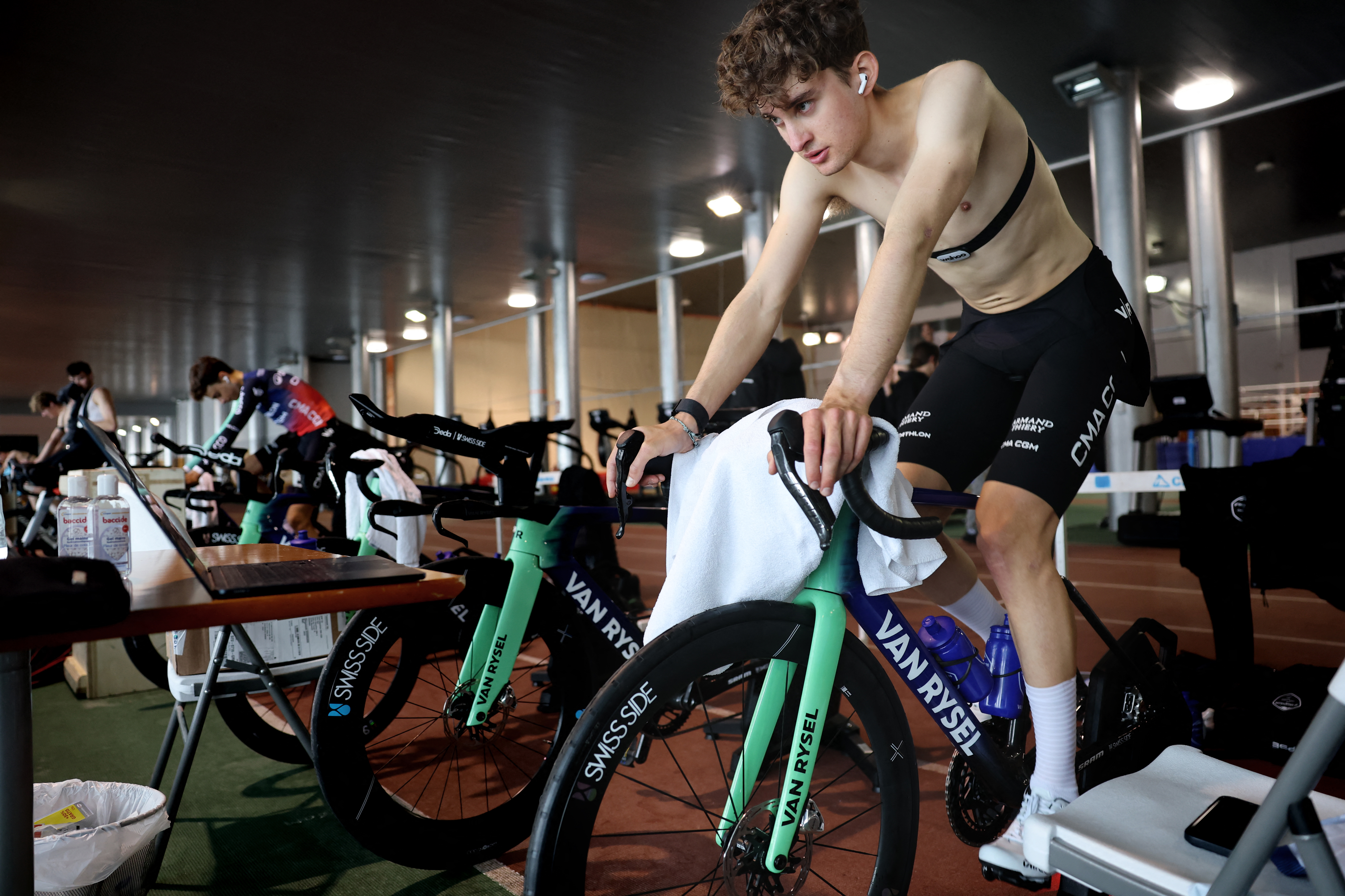 Decathlon-CMA CGM's French rider Paul Seixas trains inside the High Altitude Performance Centre in the Sierra Nevada ski resort near Granada on February 5, 2026. (Photo by Thomas COEX / AFP)
