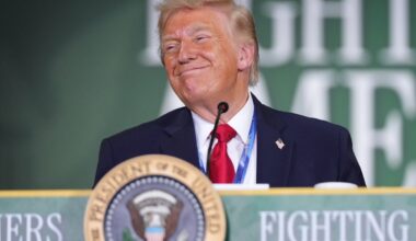 Trump administration warns more than 500 hospitals to provide more price information or face fines