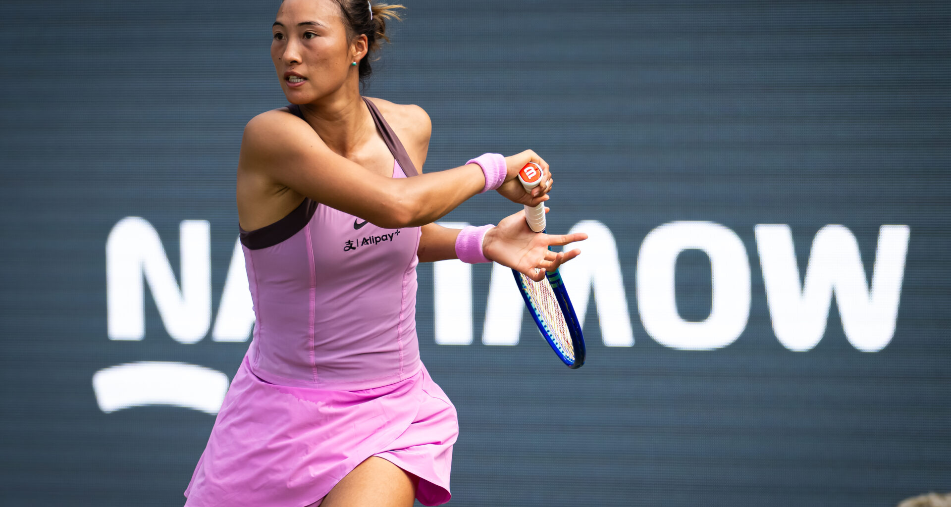 Zheng rallies past Sierra to win Bad Homburg first round