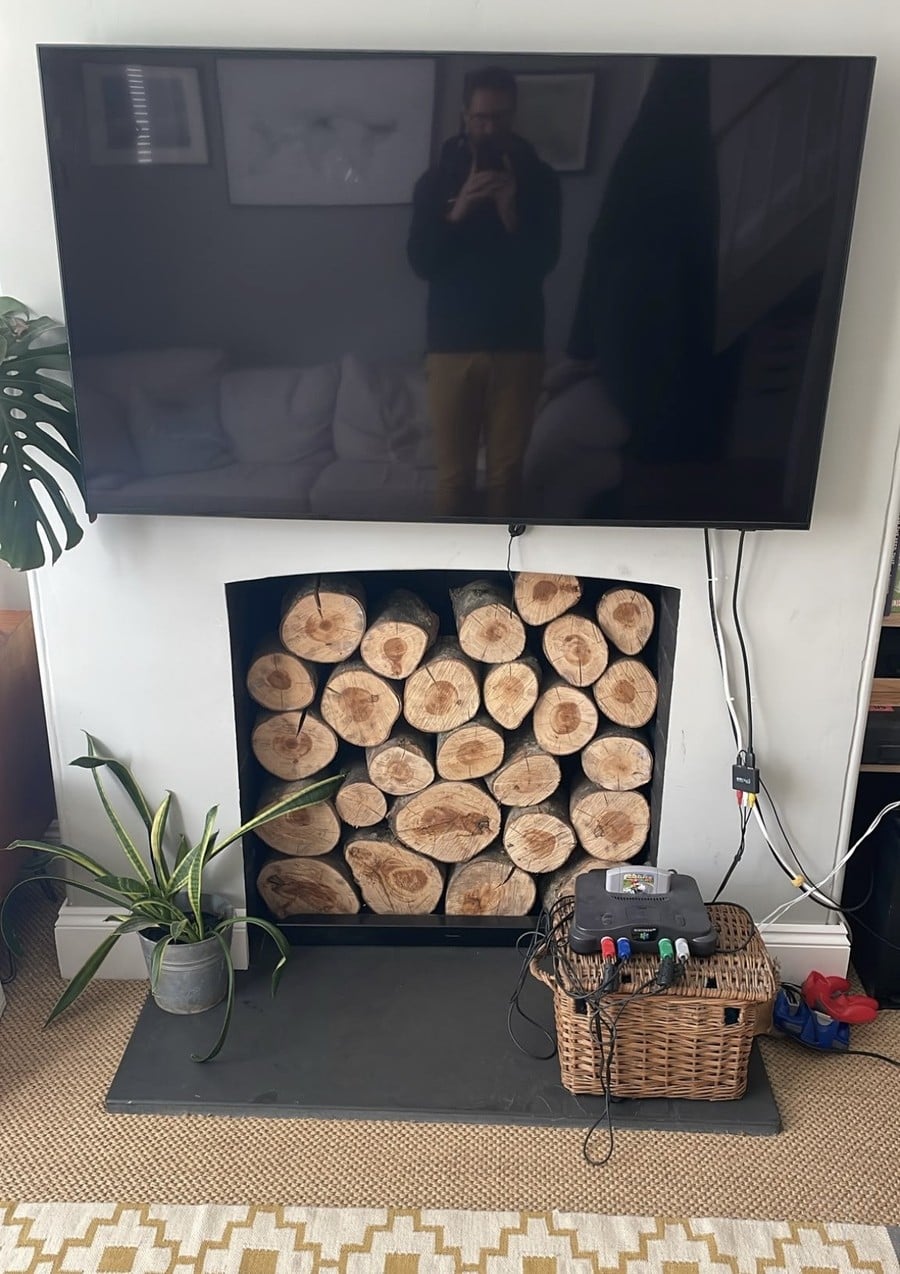 A wild N64 in active use! Also - nice fireplace brag.