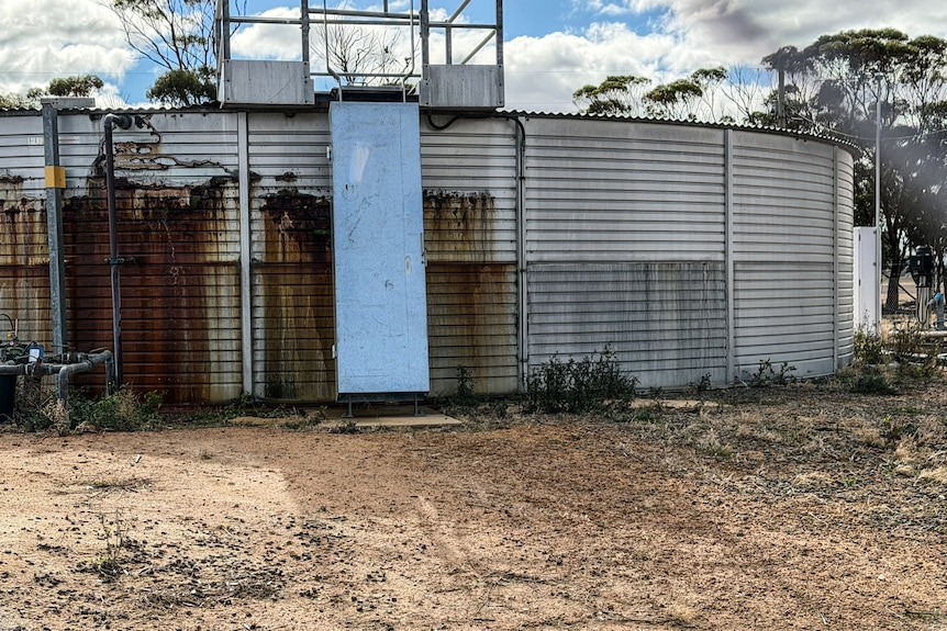 The water tank in the Yilgarn shire, covered in rust