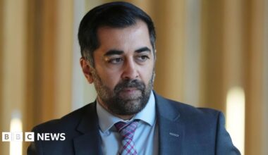 Nicola Sturgeon and Humza Yousaf in the Scottish Parliament chamber.