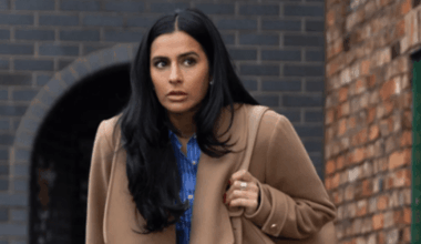 Ambulance spotted on Coronation Street as star 'gives away' future twist | Soaps