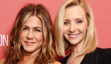 Jennifer Aniston & Lisa Kudrow Plan Sitcom Reunion With Friends Star